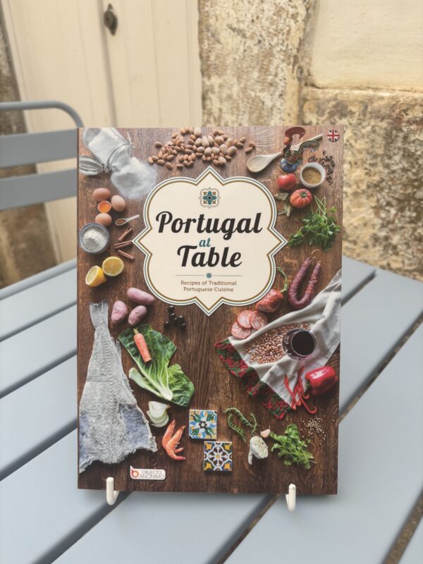 PORTUGAL À MESA - RECEITAS DA COZINHA TRADICIONAL PORTUGUESA