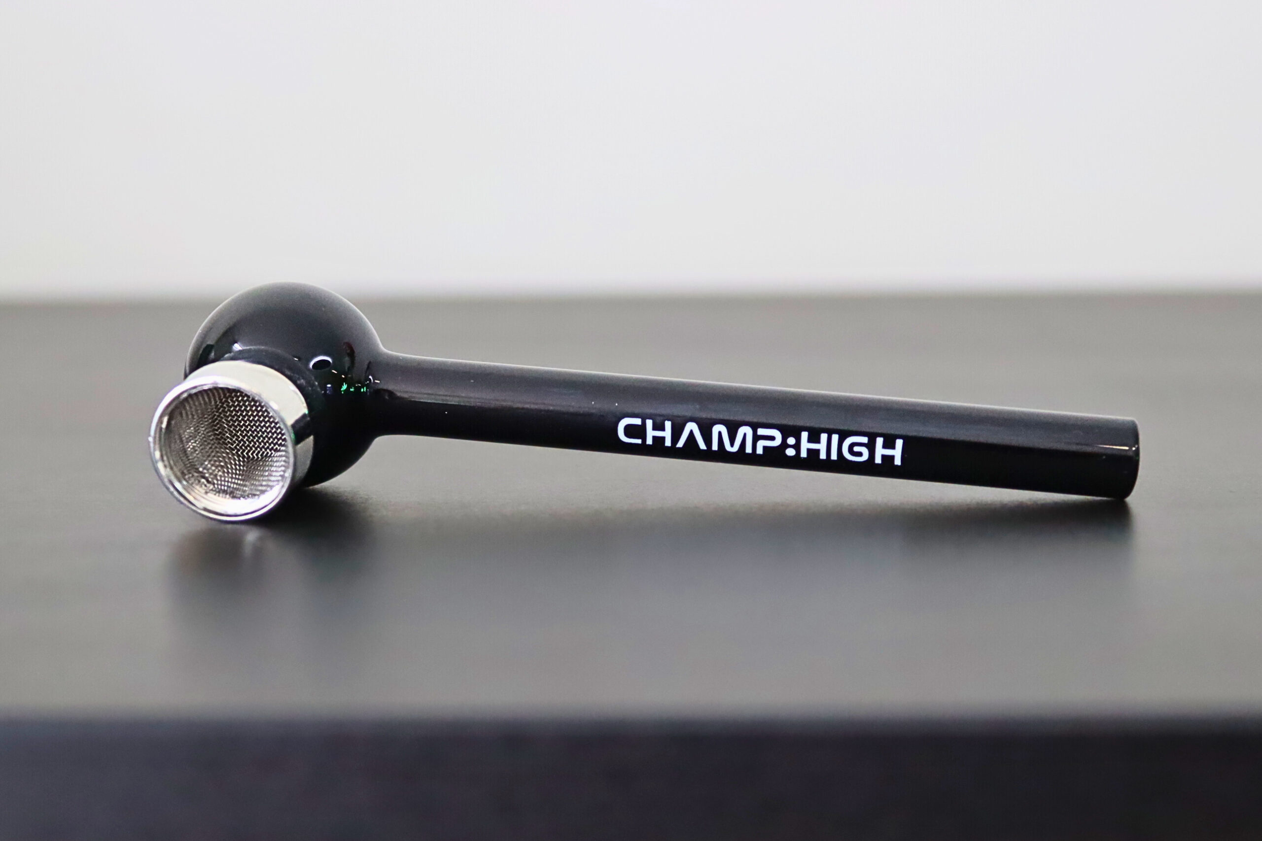 Cachimbos - Tubo preto de vidro para piscina Champ High